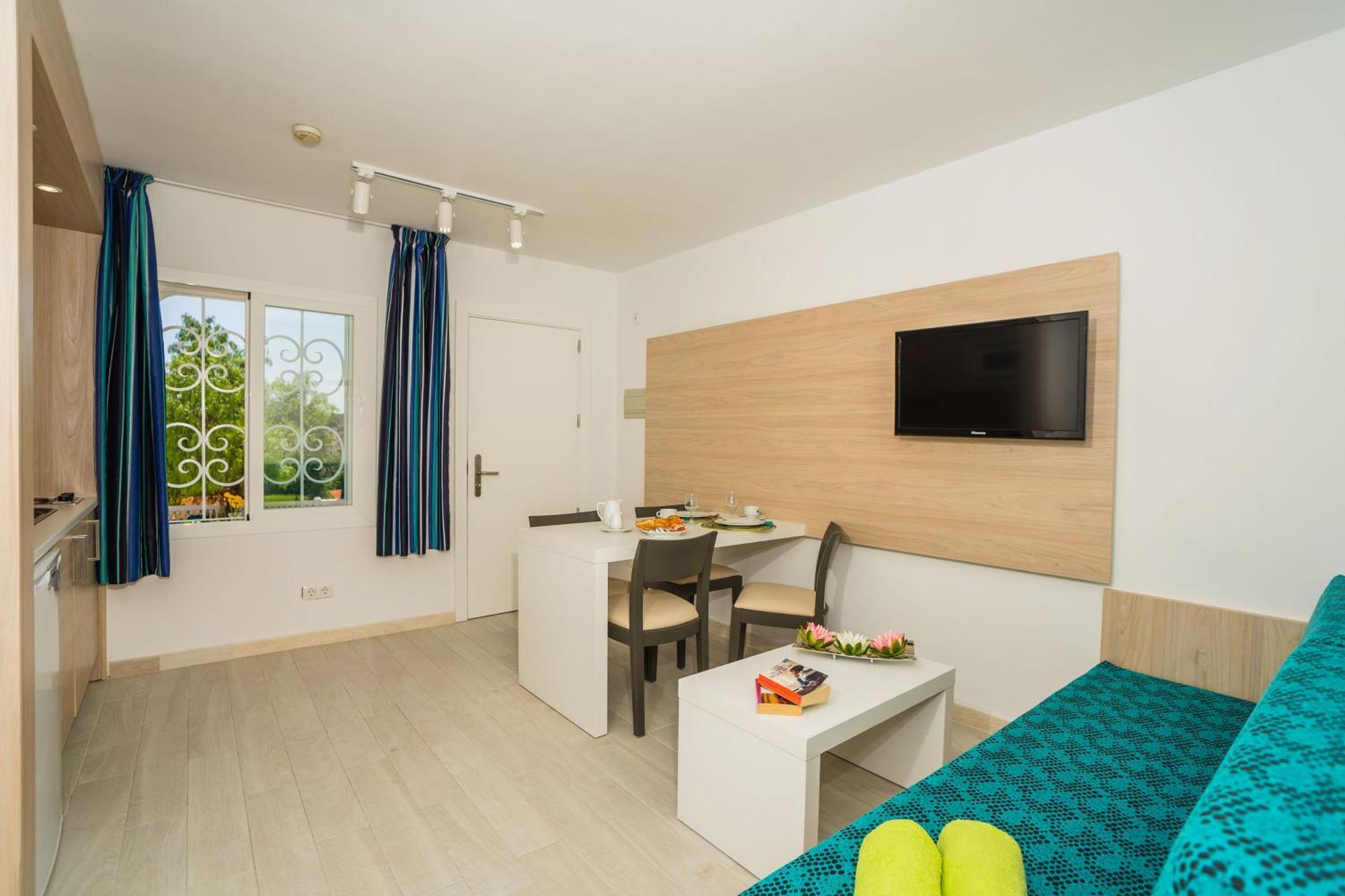 Aparthotel Holiday Center Santa Ponsa Eksteriør billede
